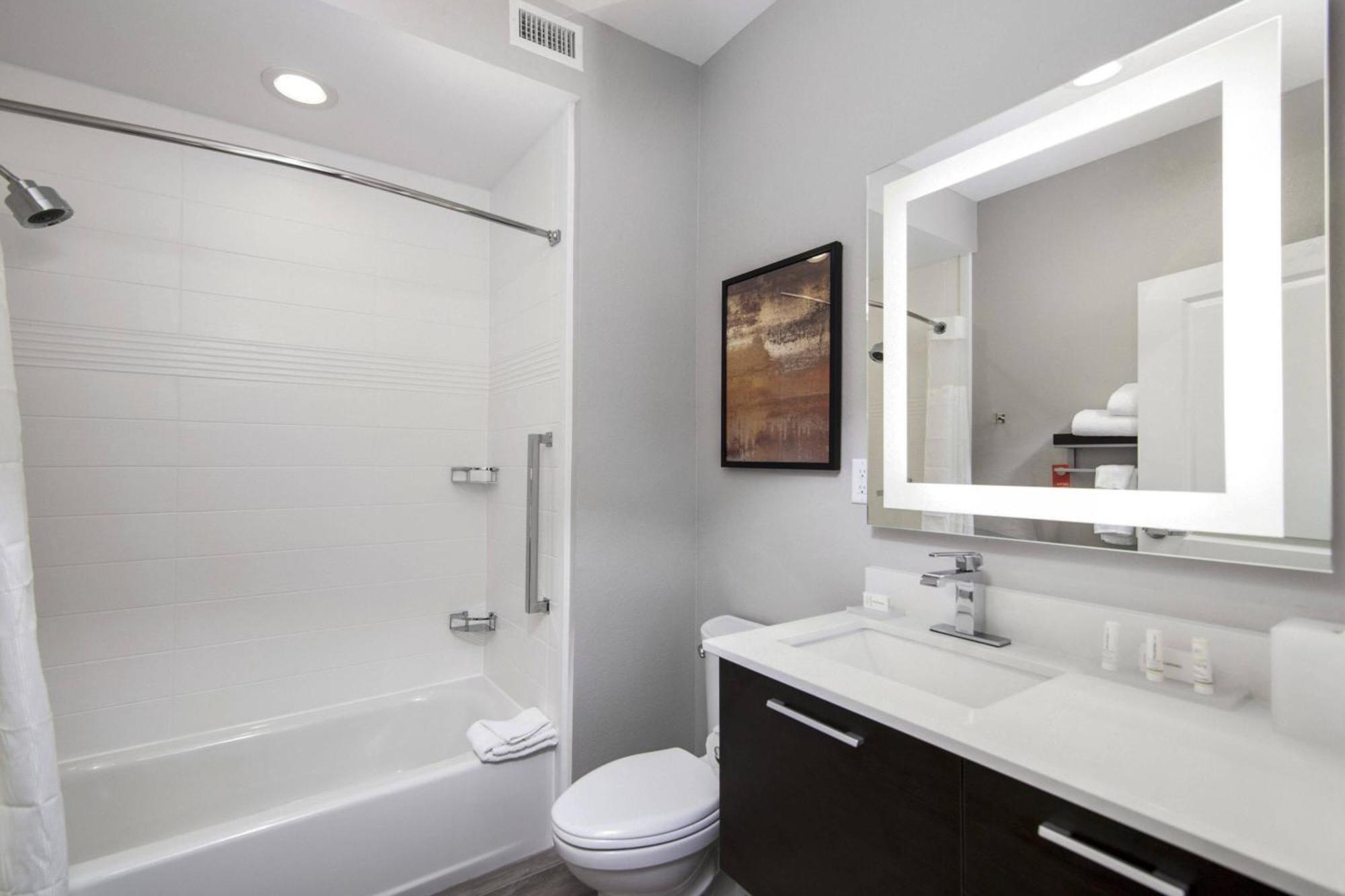 Towneplace Suites By Marriott Houston Hobby Airport Buitenkant foto